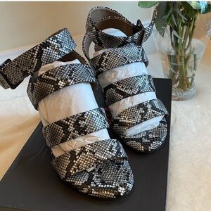 NEW Vionic Women’s Block Heel Sandals